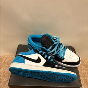 Jordan Air 1 Low SE - Black and Laser Blue